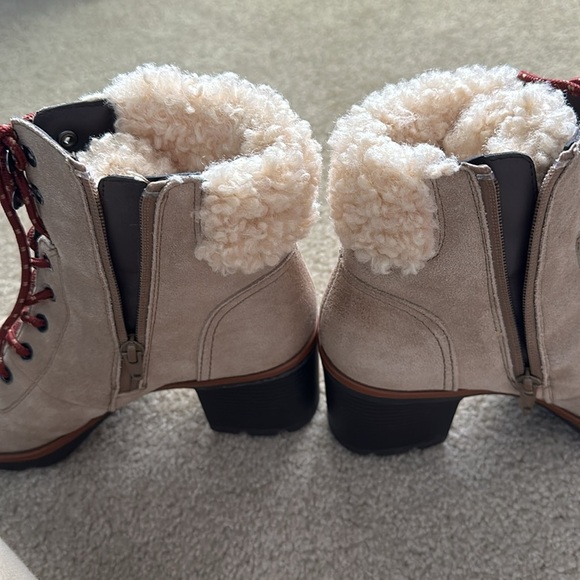 Naturalizer Varuna 2 Oatmeal Suede Side Zip Heeled Boots Women’s Size 9.5 - Picture 8 of 10